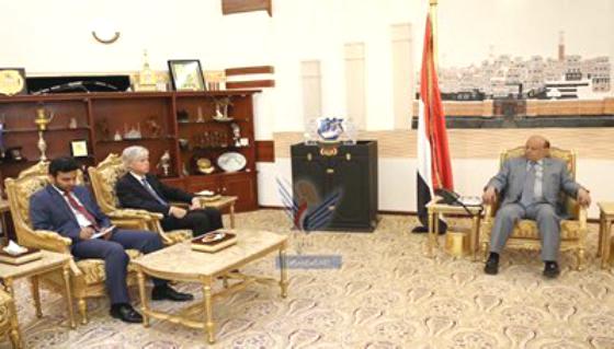 الرئيس هادي يستقبل رئيس دائرة الشرق الأوسط في مجموعة توتال ويؤكد تعديل الأسعار