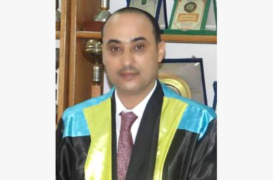 الباحث الحالمي يحصل على الدكتوراه من جامعة السويس حول السياسة الأمريكية تجاه اليمن