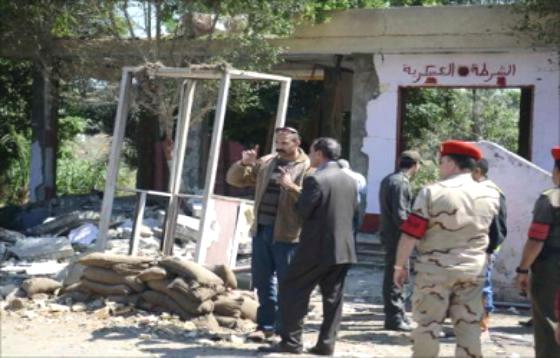 مقتل ستة جنود مصريين والجيش يتهم الإخوان