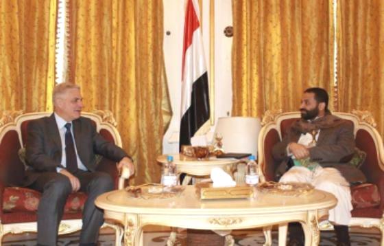 الشيخ حميد الأحمر يستقبل السفير الروسي بصنعاء لبحث مستجدات الأوضاع