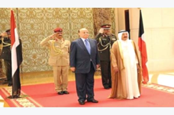 الرئيس هادي يصل الكويت للمشاركة في أعمال القمة العربية
