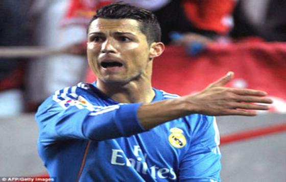 بالفيديو.. رونالدو يثور على "بيل" خلال لقاء أشبيلية