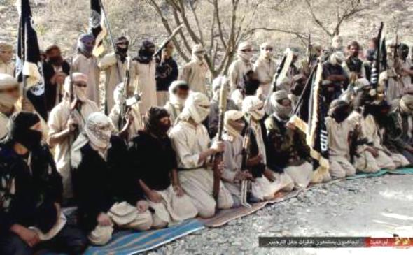 تنظيم القاعدة يصدر تسجيلاً احتفالاً بإقالة غالب القمش وفرار السجناء