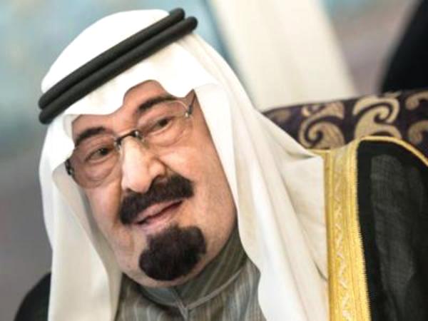 العاهل السعودي في جدة بعد ارتفاع ضحايا "كورونا" إلى 85