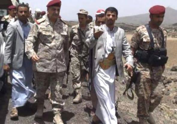 وزير الدفاع يزور همدان ويلتقي قائد الحوثيين الميداني أبوعلي الحاكم