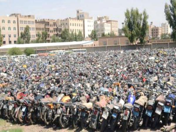 اليمن.. سائقو الدراجات النارية بين كماشتي الفقر والأمن
