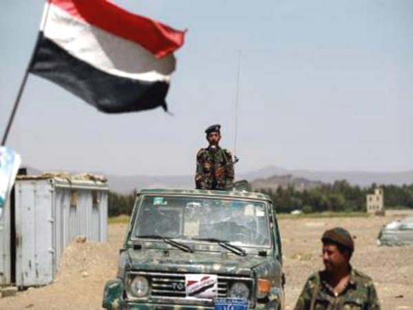 اتهامات لوزير الدفاع اليمني بالاستفادة مالياً من حرب "القاعدة"