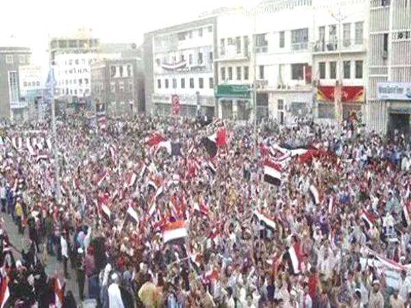 مسيرات حاشدة في عدن وأبين دعما للاصطفاف الوطني ورفضا للعنف