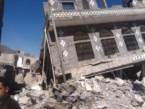 الحوثيون يفجرون منزل الشيخ "علي بدير" في إب