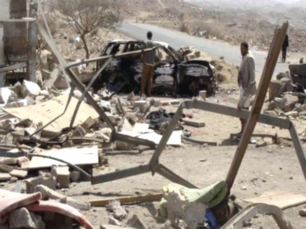 أبين.. قتيل و3 جرحى في تفجير انتحاري بالمحفد