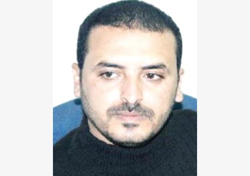 الكاتب أحمد غراب يتوقف عن كتابة عموده اليومي بصحيفة الثورة بعد سيطرة الحوثيين عليها