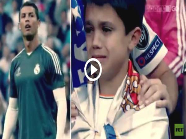 بالفيديو.. بُعد إنساني..رونالدو يُهدي طفلاً قميصه بعد أن ضربه بالكرة!