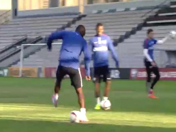 بالفيديو.. هدف هولندي خرافي بكعب القدم من ركلة جزاء