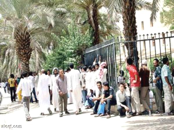 نحو 300 يمني في جيزان السعودية يشكون ايداعهم السجن دون تصحيح أوضاعهم