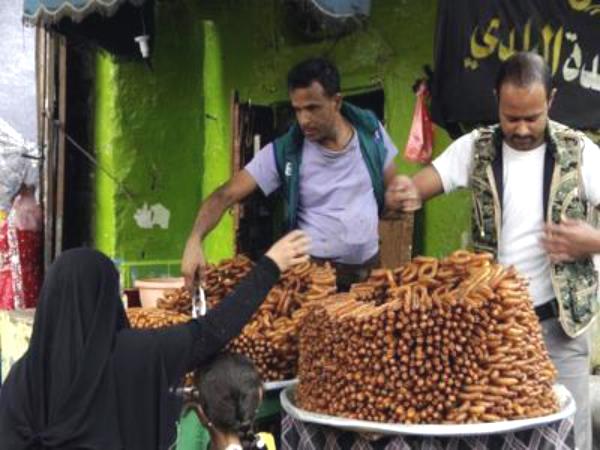 الأعياد موسم عمل لليمنيين