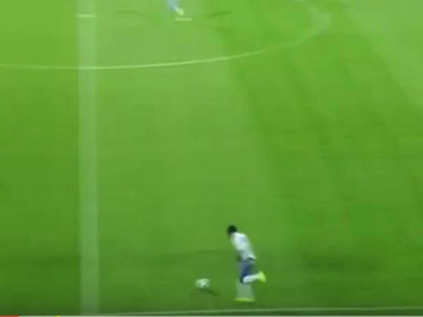 بالفيديو.. هدف خرافي يجمع بين مهارة ميسي وتسديدات رونالدو