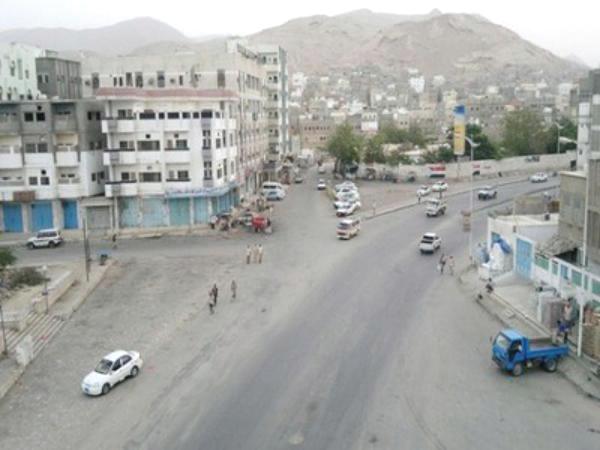 مقتل ثلاثة أشخاص على يد مسلحين مجهولين في حضرموت