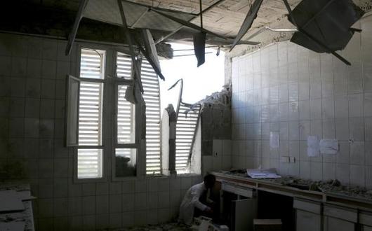 قصف حوثي على مستشفى الثورة في تعز