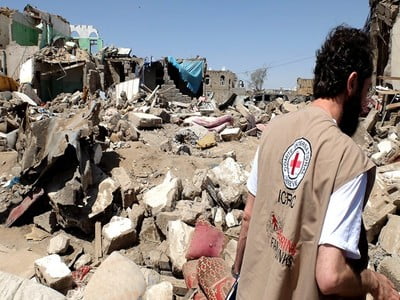الصليب الأحمر: لم نغادر اليمن