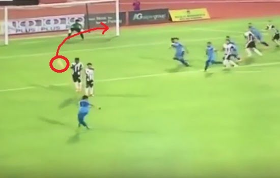 بالفيديو.. لاعب مغمور يسجل هدفا يعجز عن إحرازه نجوم العالم