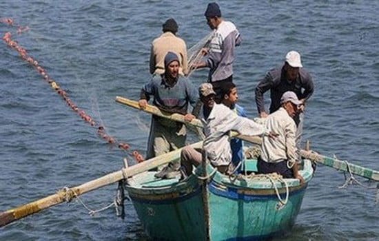 إطلاق سراح 13 بحارا مصريا احتجزوا بميناء الحديدة