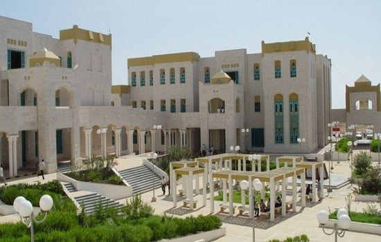 بن بريك يفتتح مشاريع تنموية في جامعة حضرموت بتكلفة 314 مليون ريال