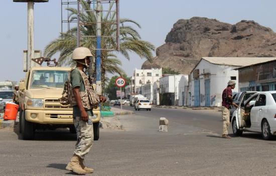 عدن: نجاة المحافظ ومدير الأمن من محاولة اغتيال