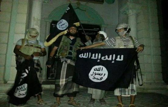 تنظيم القاعدة يسيطر على مدينة "زنجبار" في أبين