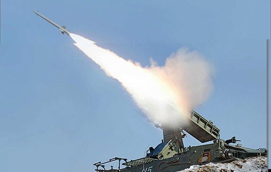كوريا الشمالية تطلق صاروخين بالستيين قصيري المدى نحو البحر