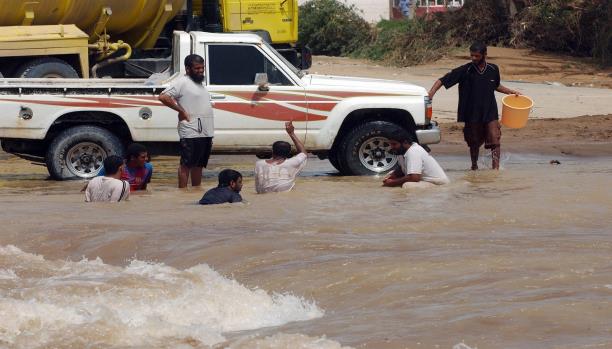 وفاة 24 شخصاً وتضرر 49 ألفا بسبب الأمطار الغزيرة في اليمن
