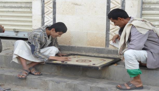 فراغ ومكاسب في حرب اليمن