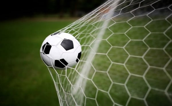 بالفيديو.. لاعب جنوب افريقيا يسجل هدفا خرافيا في الكاميرون