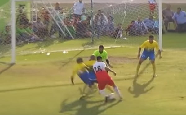 هدف مارادوني عالمي في الملاعب الفلسطينية (فيديو)