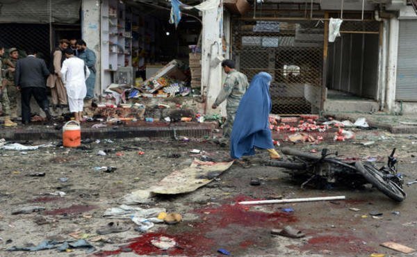 مقتل وإصابة 26 شخصا في تفجير انتحاري بأفغانستان