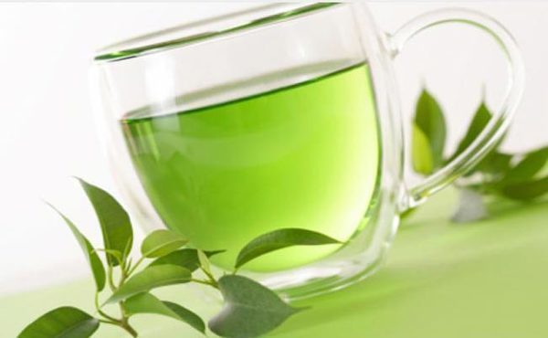 الشاي الأخضر.. مفتاح صحة الفم