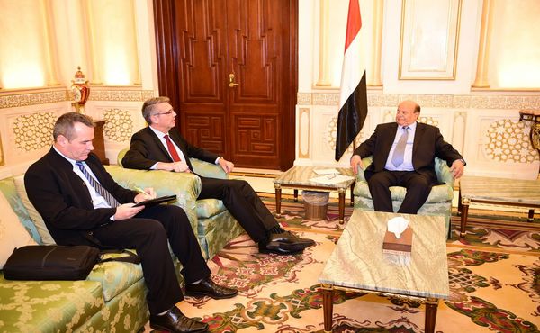 هادي: حصار تعز يؤكد عدم جدية الانقلابيين في تحقيق متطلبات السلام