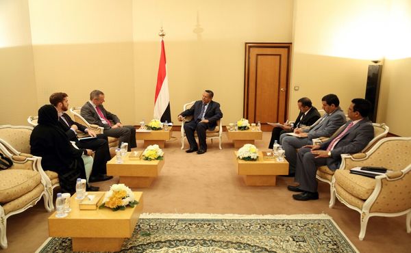 الحكومة تؤكد حرصها على إنجاح مفاوضات الكويت