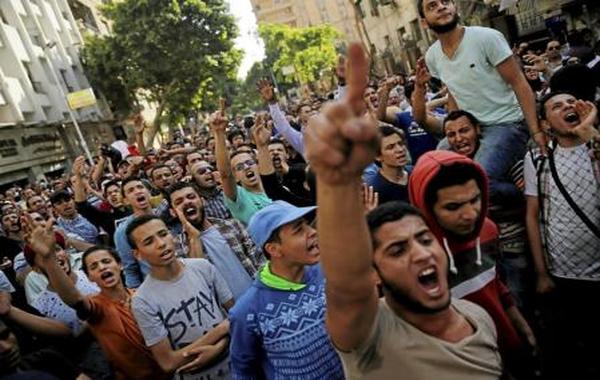 محكمة مصرية تقضي بحبس 51 ناشطا عامين