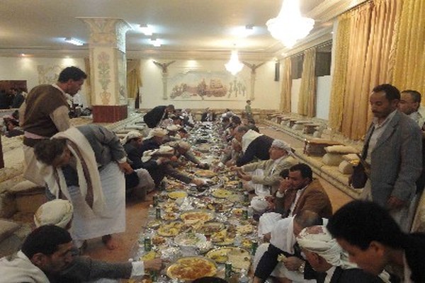 المائدة اليمنية الرمضانية... حضور رغم الحرب