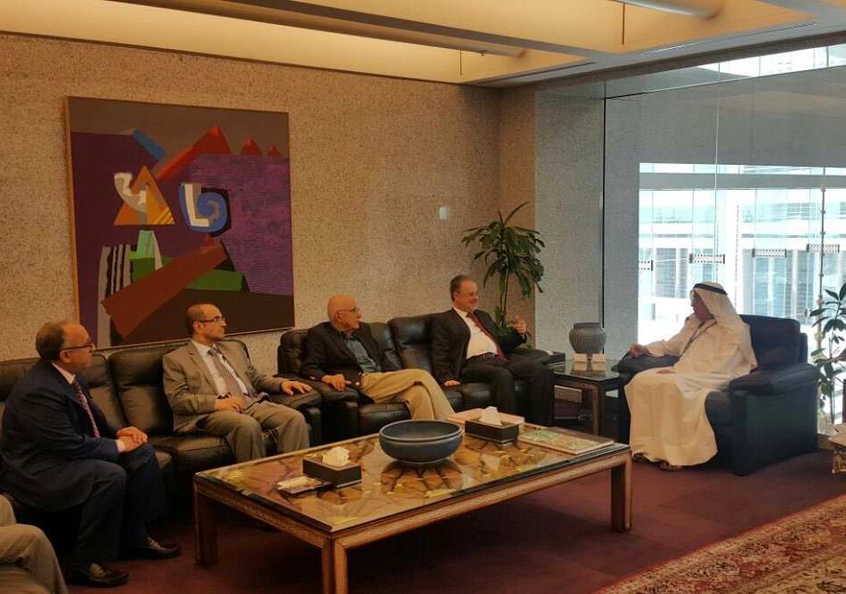 بن همام يعقد لقاءات هامة بين الكويت والرياض لإنقاذ الاقتصاد اليمني