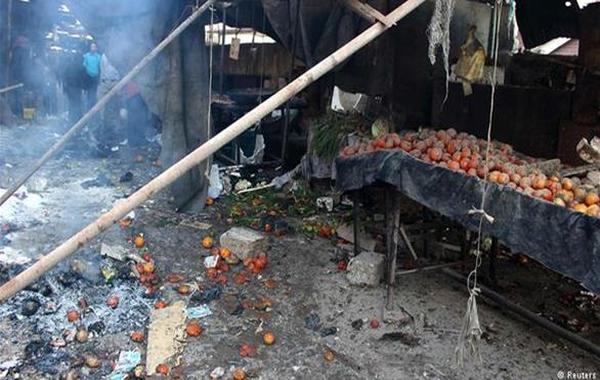 17 قتيلا مدنيا بينهم 8 أطفال في غارات على سوق شرق سوريا