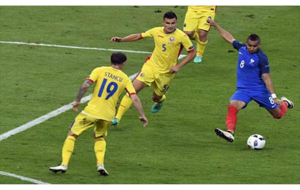 فرنسا تخطف الفوز الأول في يورو 2016 (فيديو)