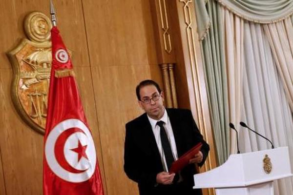 تونس: حكومة الوحدة الوطنية تنال ثقة البرلمان وتحذر من سياسة تقشف