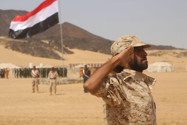 مأرب: عرض عسكري لقوات الشرعية بمناسبة ذكرى ثورة 26 سبتمبر.. صور