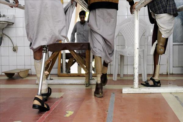 الصليب الأحمر: نحو 6 آلاف يمني فقدوا أطرافهم منذ بدء الصراع