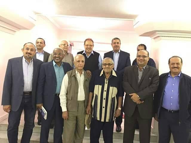 خالد بحاح يظهر من القاهرة إلى جانب علي ناصر محمد وعدد من القيادات.. صورة