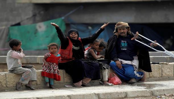 سلطة الحوثيين تتصدع: حرب واحتجاجات موظفين وخلافات مع الحلفاء
