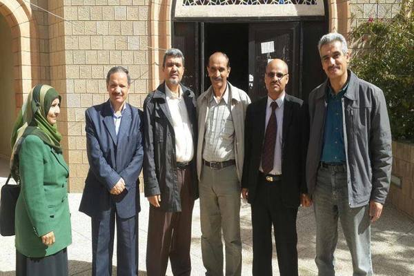 تواصل الإضراب في جامعة صنعاء والظاهري يشيد بالالتزام