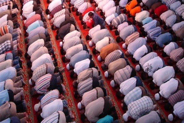 دراسة: الصلاة المنتظمة تخفف آلام أسفل الظهر