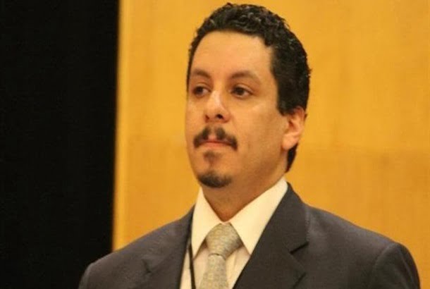 حكومة بن حبتور: بن مبارك أصدر بلاغات تعرقل سفر المواطنين اليمنيين